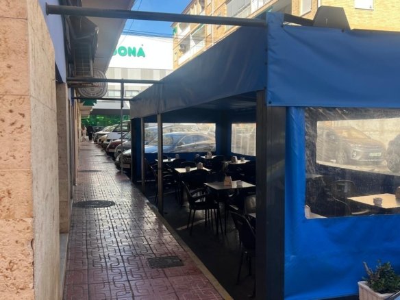Commercial in Torrevieja - Caza De Casa