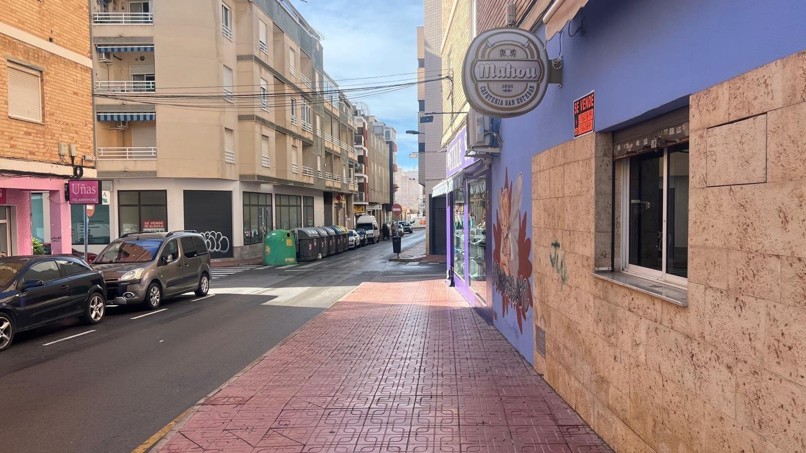Commercial in Torrevieja - Caza De Casa