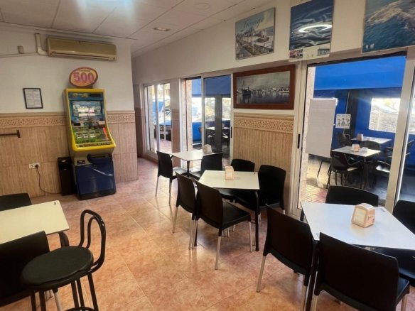 Commercial in Torrevieja - Caza De Casa