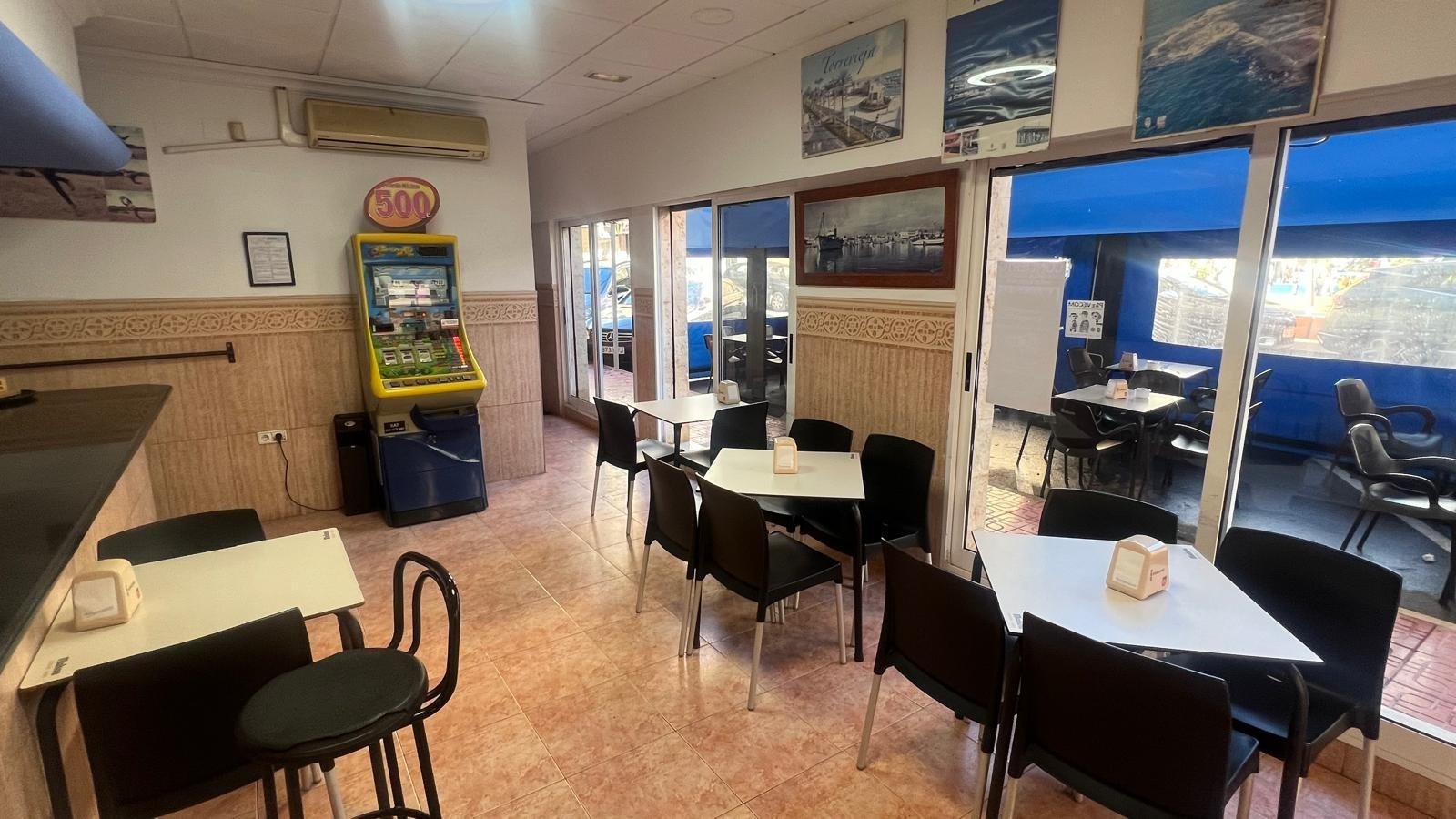 Commercial in Torrevieja - Caza De Casa