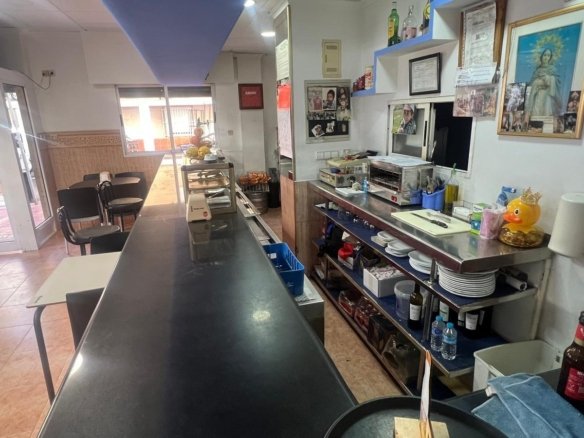 Commercial in Torrevieja - Caza De Casa