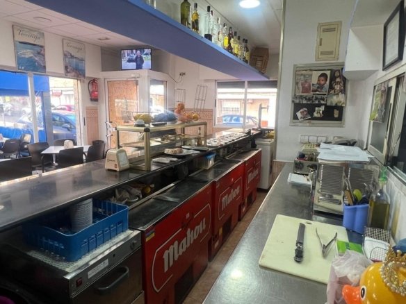 Commercial in Torrevieja - Caza De Casa
