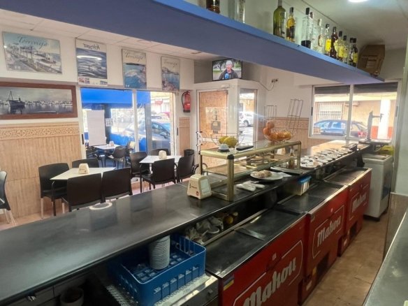 Commercial in Torrevieja - Caza De Casa