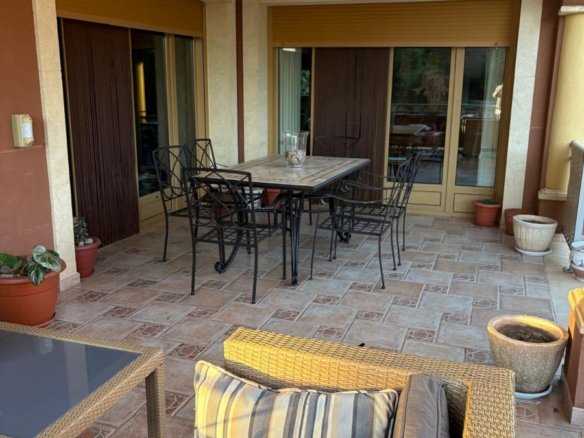 6 Bedroom 3 Bathroom Villa in Yecla - Caza De Casa