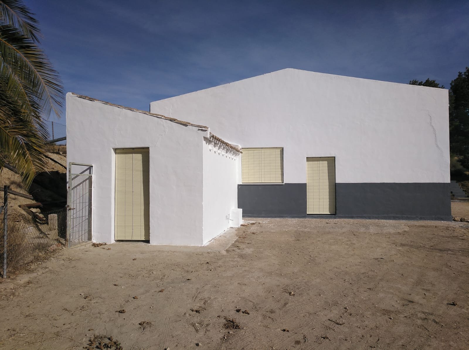Commercial in Yecla - Caza De Casa