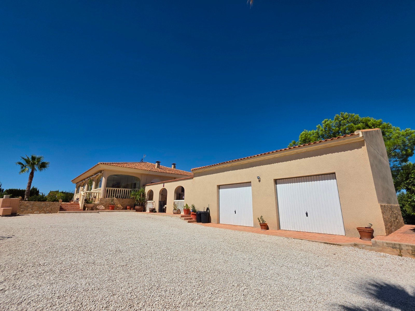 5a097f966336c747 4 Bedroom 4 Bathroom Villa in Pinoso - Caza De Casa