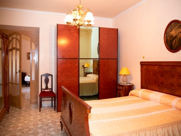 7 Bedroom 2 Bathroom Villa in Yecla - Caza De Casa