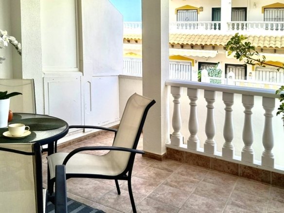 3 Bed 2 Bath Town House in Los Altos - Caza De Casa