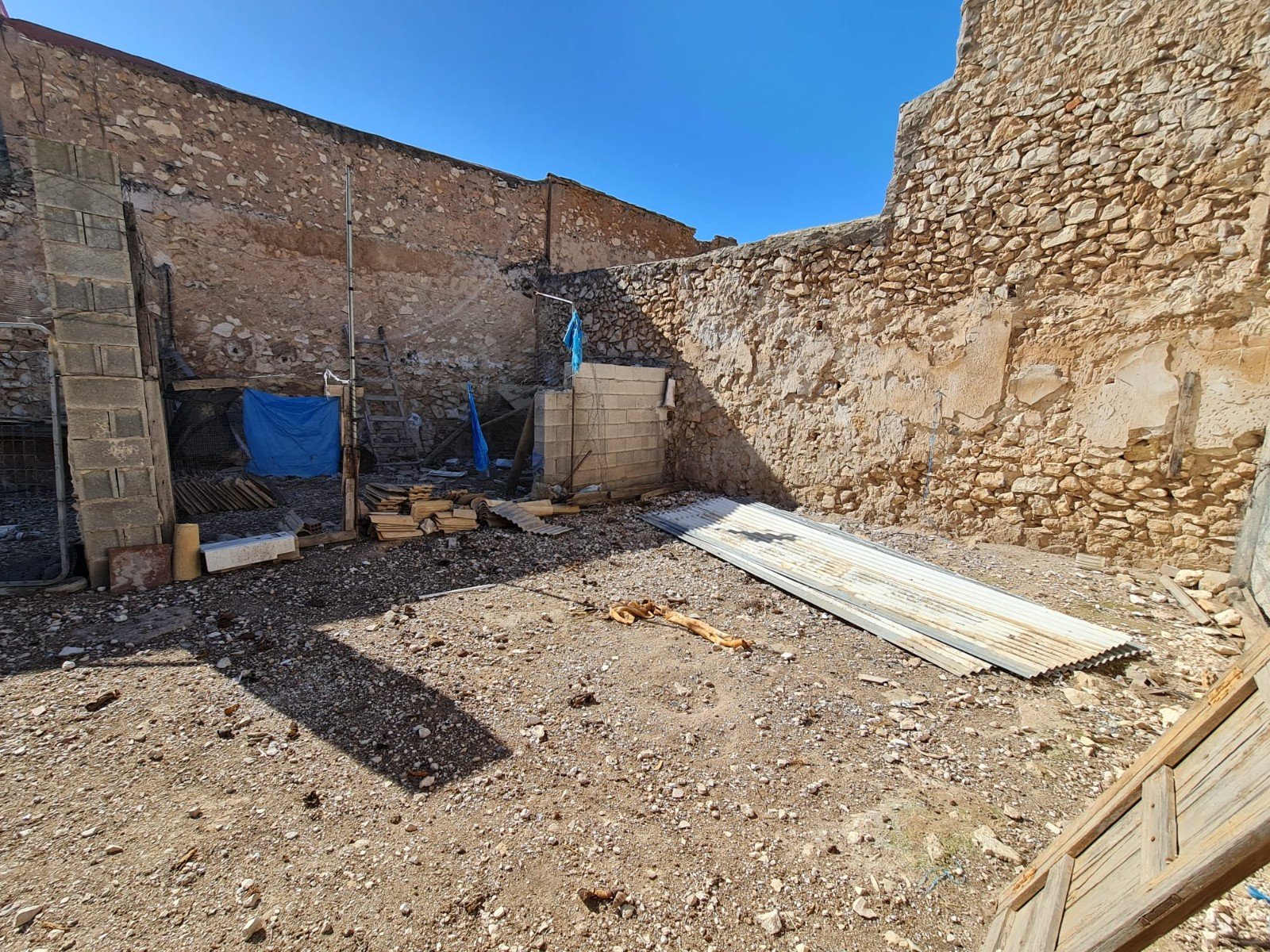 Land in Pinoso - Caza De Casa