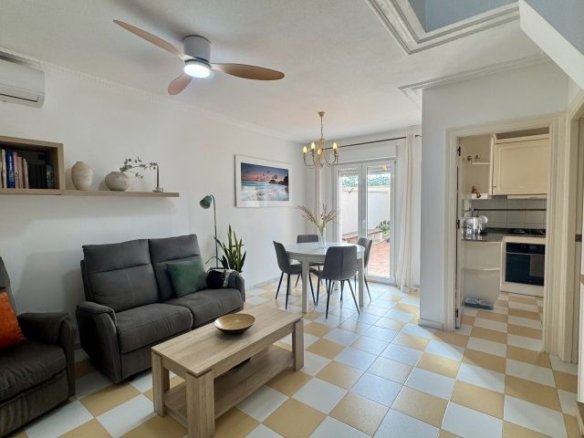 4 Bedroom 2 Bathroom Villa in Torrevieja - Caza De Casa
