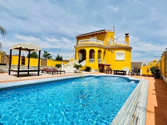 5 Bed 3 Bath Villa in Orihuela - Caza De Casa