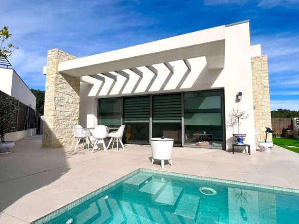 3 Bed 2 Bath Villa in San Miguel de Salinas - Caza De Casa