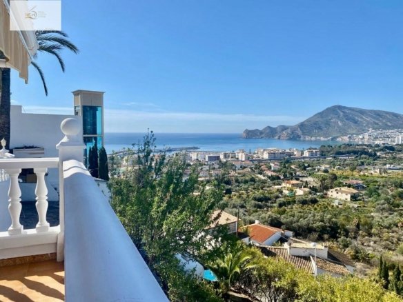 4 Bed 3 Bath Town House in Altea - Caza De Casa