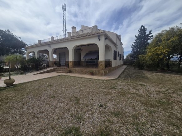 5 Bedroom 2 Bathroom Villa in Murcia - Caza De Casa