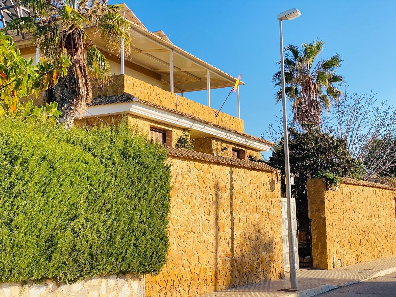 2 Bedroom 2 Bathroom Villa in Orihuela Costa - Caza De Casa