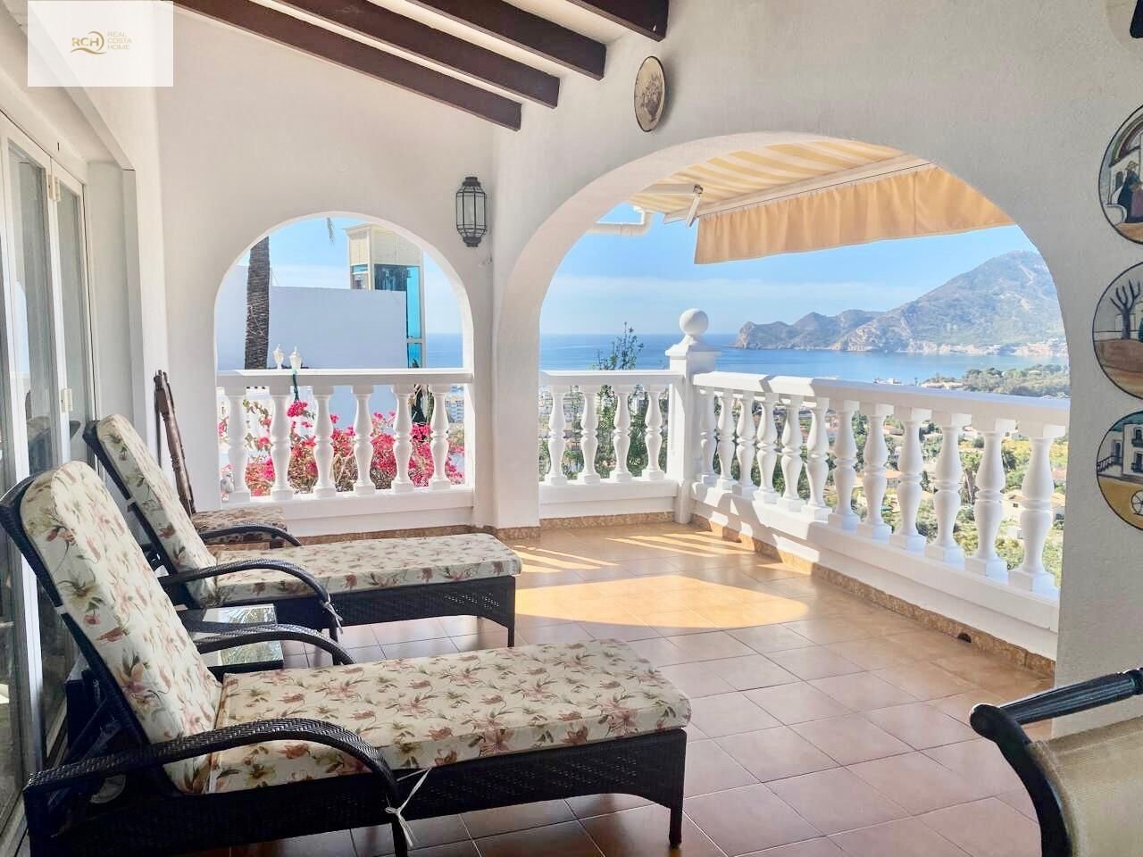 4 Bedroom 3 Bathroom Town House in Altea - Caza De Casa