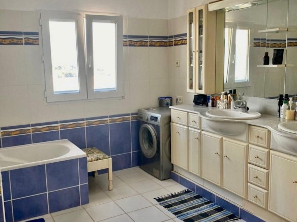 4 Bedroom 3 Bathroom Town House in Altea - Caza De Casa