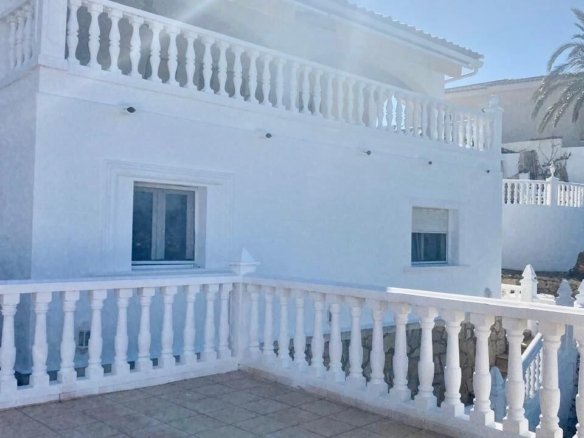 4 Bedroom 3 Bathroom Town House in Altea - Caza De Casa