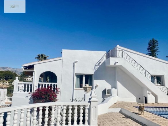 4 Bedroom 3 Bathroom Town House in Altea - Caza De Casa