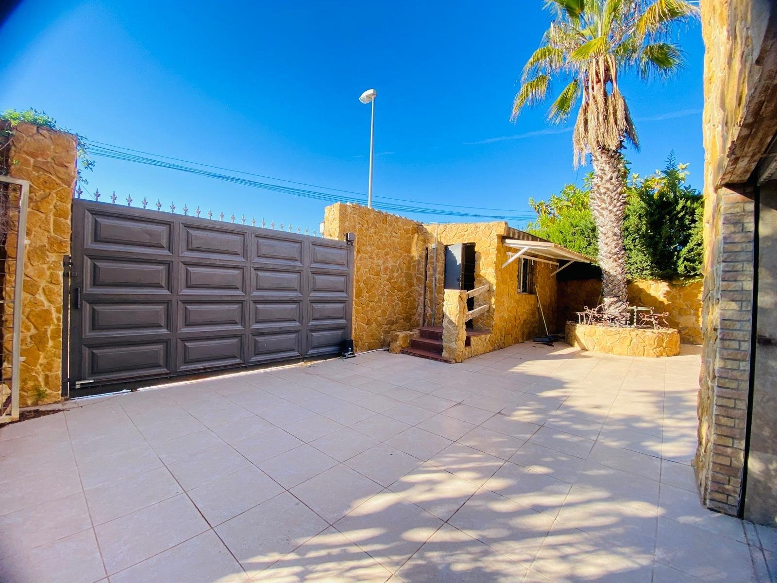 2 Bedroom 2 Bathroom Villa in Orihuela Costa - Caza De Casa