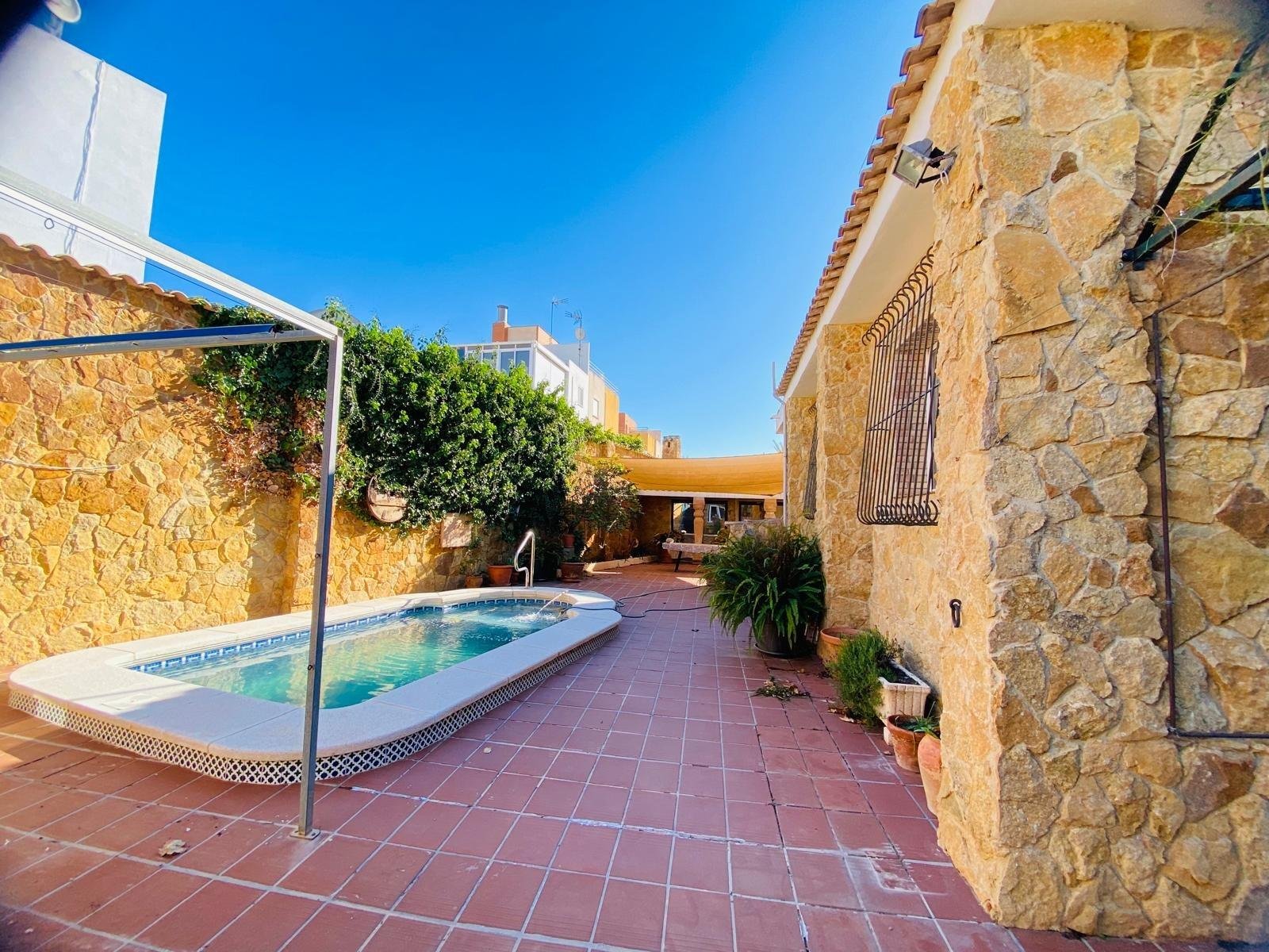 2 Bedroom 2 Bathroom Villa in Orihuela Costa - Caza De Casa