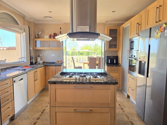 4 Bedroom 4 Bathroom Villa in Pinoso - Caza De Casa