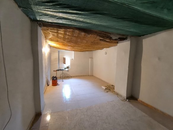 8 Bedroom 2 Bathroom Country House in Yecla - Caza De Casa