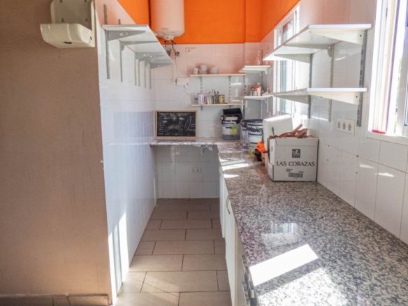 Commercial in Algorfa - Caza De Casa