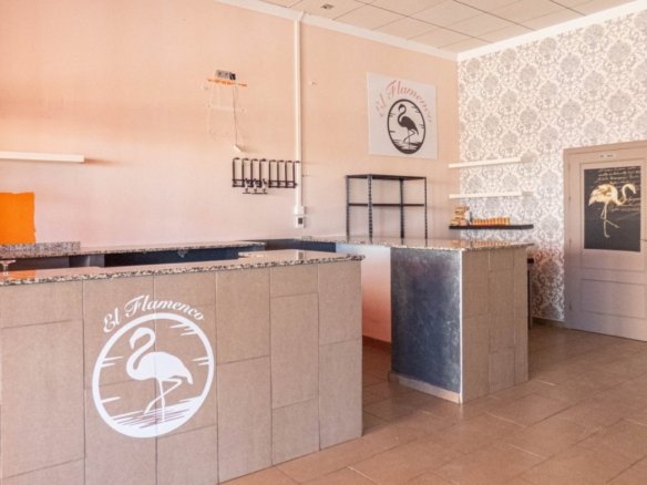 Commercial in Algorfa - Caza De Casa