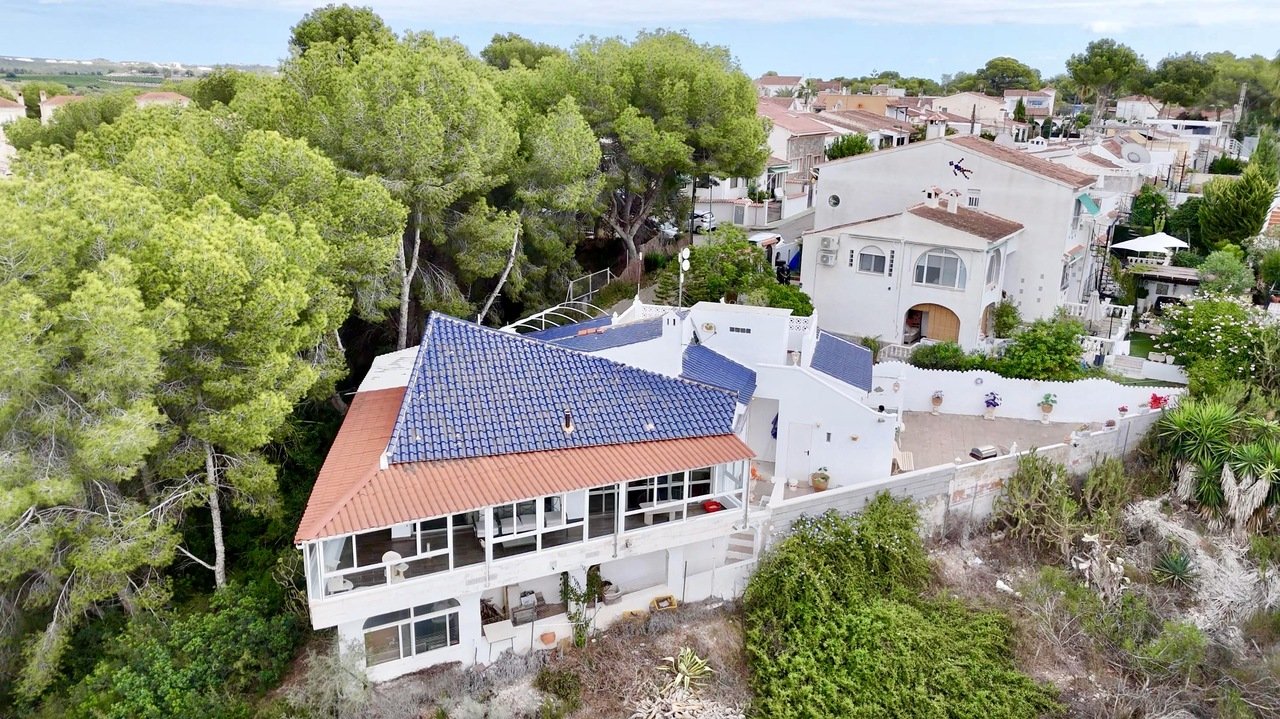 3 Bedroom 3 Bathroom Villa in Pinar de Campoverde - Caza De Casa