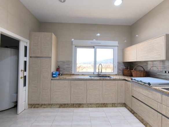 4 Bedroom 5 Bathroom Villa in Pinoso - Caza De Casa
