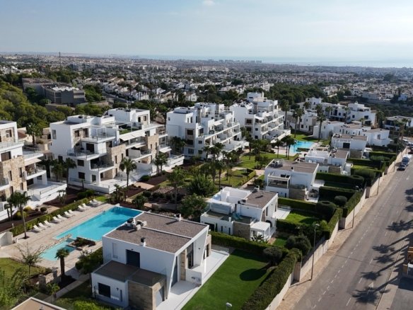 3 Bedroom 2 Bathroom Villa in Los Dolses - Caza De Casa
