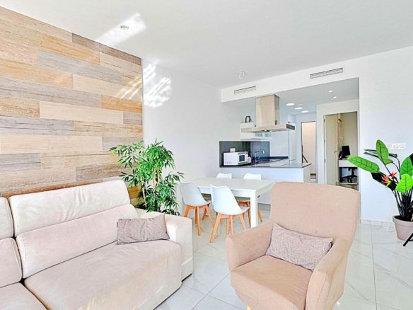 3 Bedroom 3 Bathroom Town House in Torrevieja - Caza De Casa