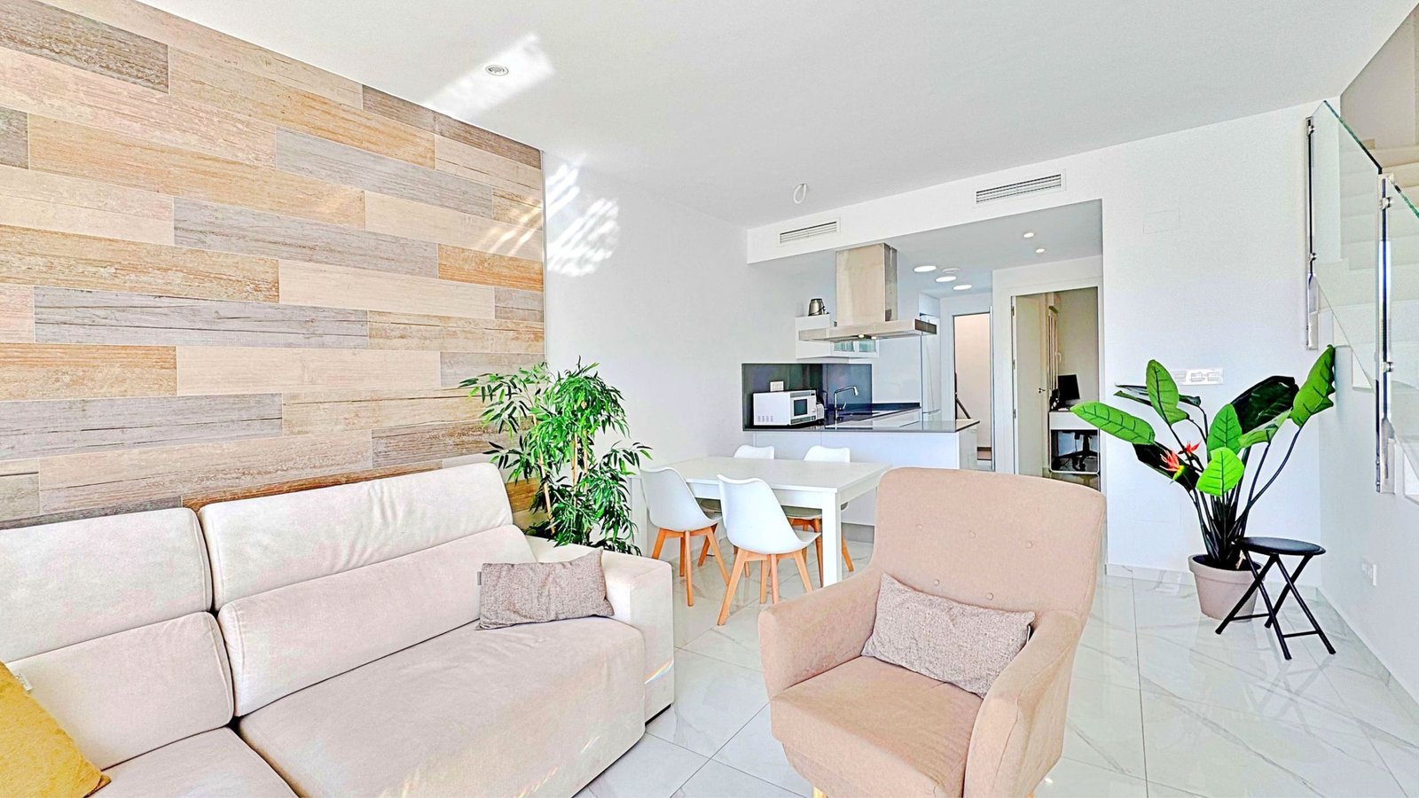 3 Bedroom 3 Bathroom Town House in Torrevieja - Caza De Casa