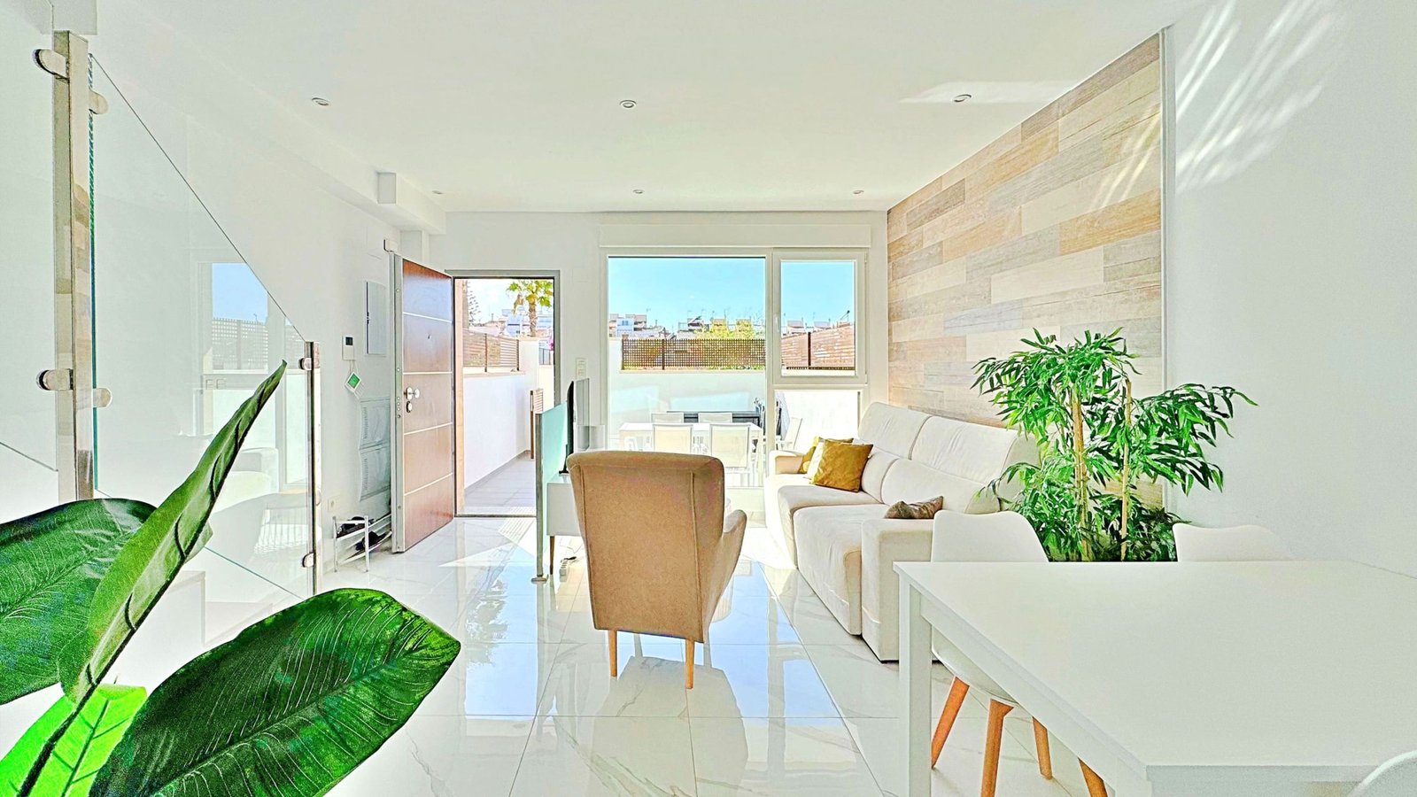 3 Bedroom 3 Bathroom Town House in Torrevieja - Caza De Casa