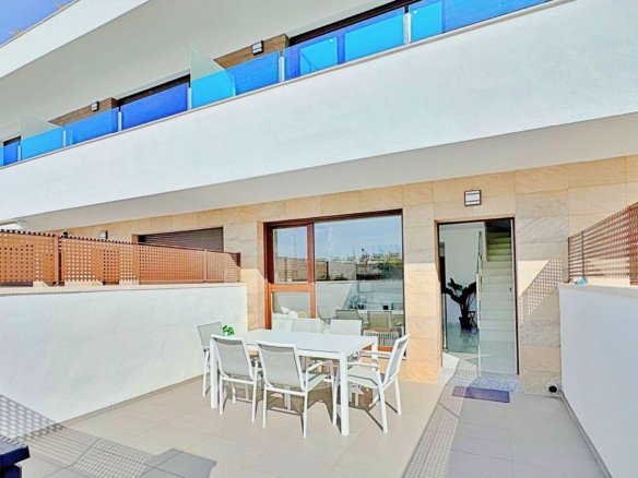 3 Bedroom 3 Bathroom Town House in Torrevieja - Caza De Casa