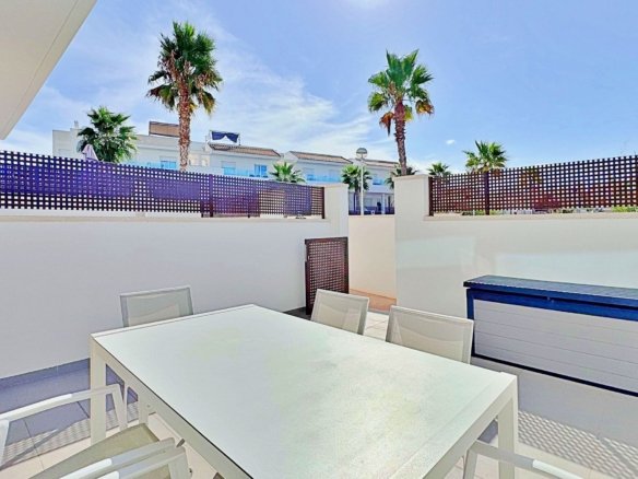 3 Bedroom 3 Bathroom Town House in Torrevieja - Caza De Casa