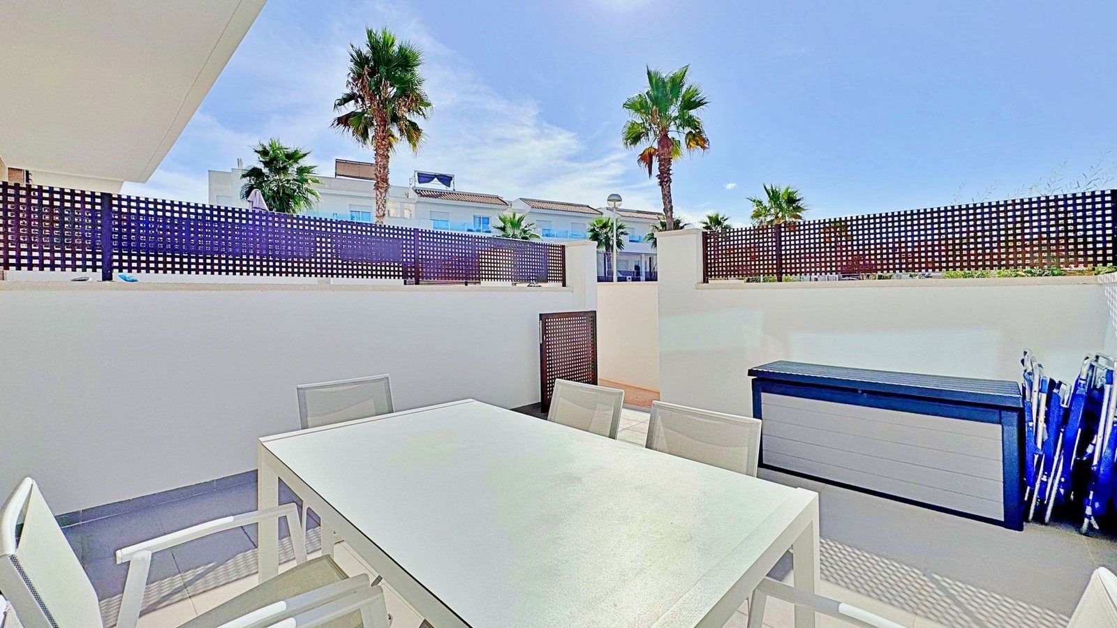 3 Bedroom 3 Bathroom Town House in Torrevieja - Caza De Casa