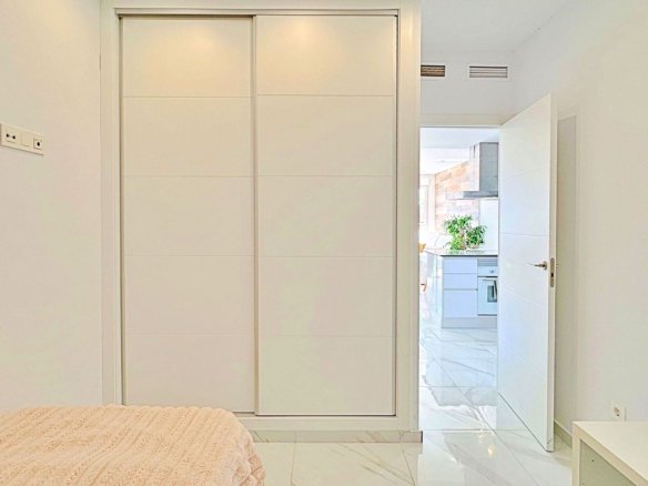 3 Bedroom 3 Bathroom Town House in Torrevieja - Caza De Casa