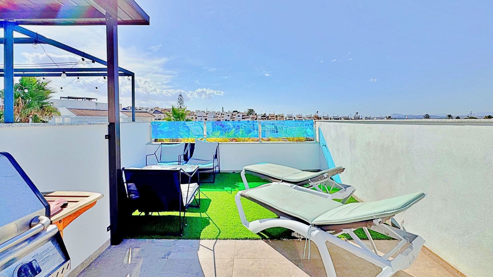 3 Bedroom 3 Bathroom Town House in Torrevieja - Caza De Casa
