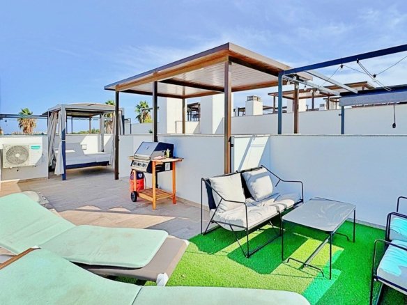 3 Bedroom 3 Bathroom Town House in Torrevieja - Caza De Casa