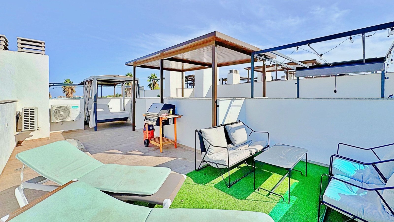 3 Bedroom 3 Bathroom Town House in Torrevieja - Caza De Casa