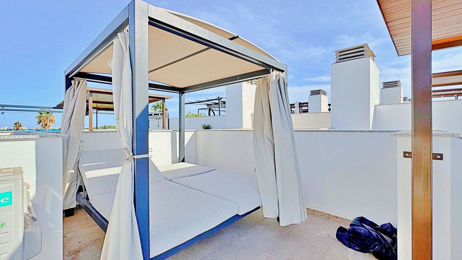 3 Bedroom 3 Bathroom Town House in Torrevieja - Caza De Casa