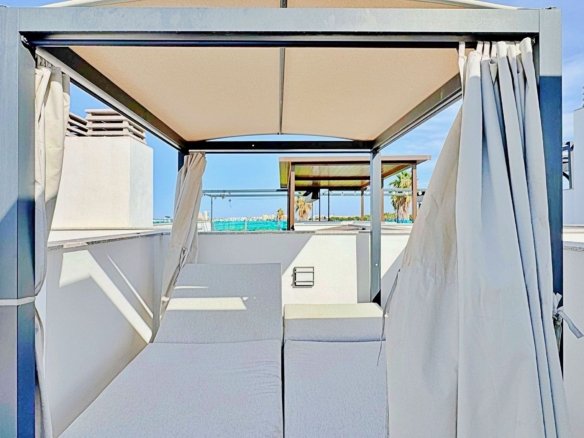 3 Bedroom 3 Bathroom Town House in Torrevieja - Caza De Casa