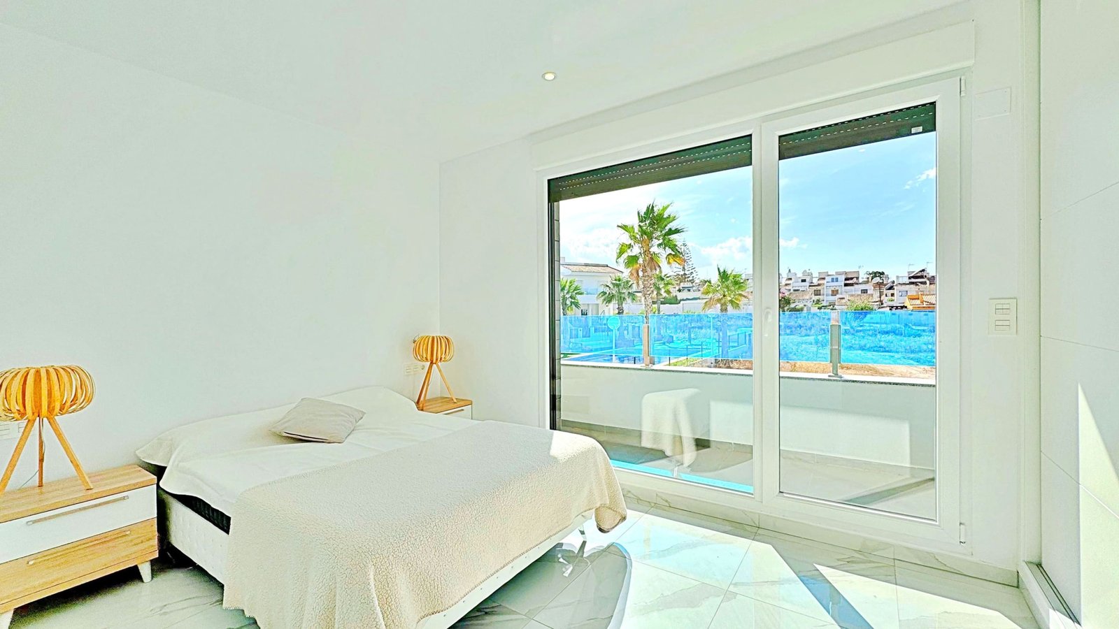 3 Bedroom 3 Bathroom Town House in Torrevieja - Caza De Casa