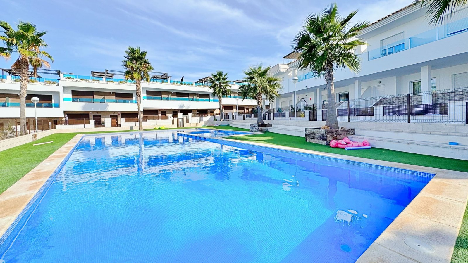 3 Bedroom 3 Bathroom Town House in Torrevieja - Caza De Casa