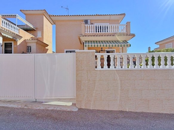 4 Bed 2 Bath Villa in Orihuela - Caza De Casa