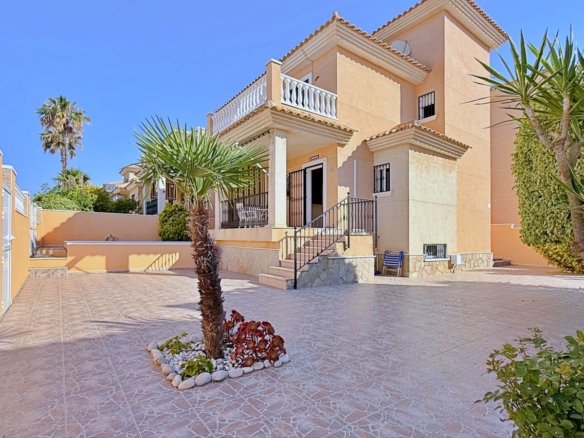 4 Bed 2 Bath Villa in Orihuela - Caza De Casa