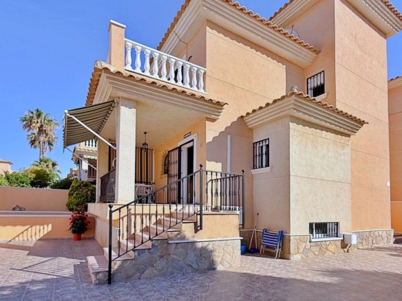 4 Bed 2 Bath Villa in Orihuela - Caza De Casa