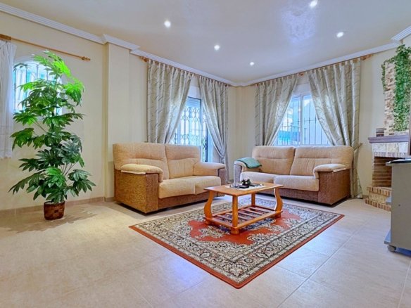 4 Bed 2 Bath Villa in Orihuela - Caza De Casa